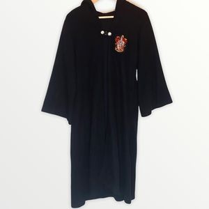 Harry Potter Gryffindor fleece robe. Fits like a small/xs Halloween black red